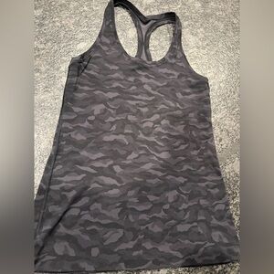 Lululemon camo tank size 8